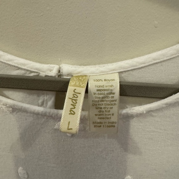 White Eyelet Lace Cropped Top! - Picture 3 of 5